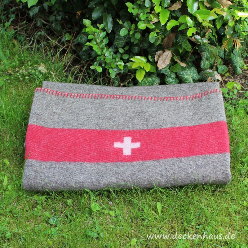 robuste Schweizer Armeedecke für Picknick oder Lagerfeuer