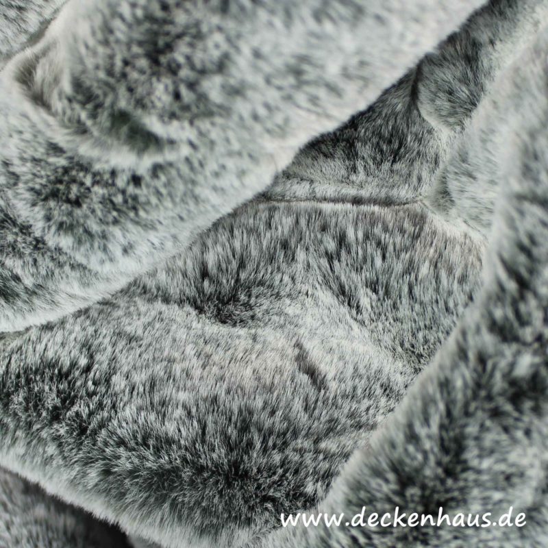 aus diesem wunderbaren Webpelz ist die Sofadecke Koala silber von Eskimo bei deckenhaus.de