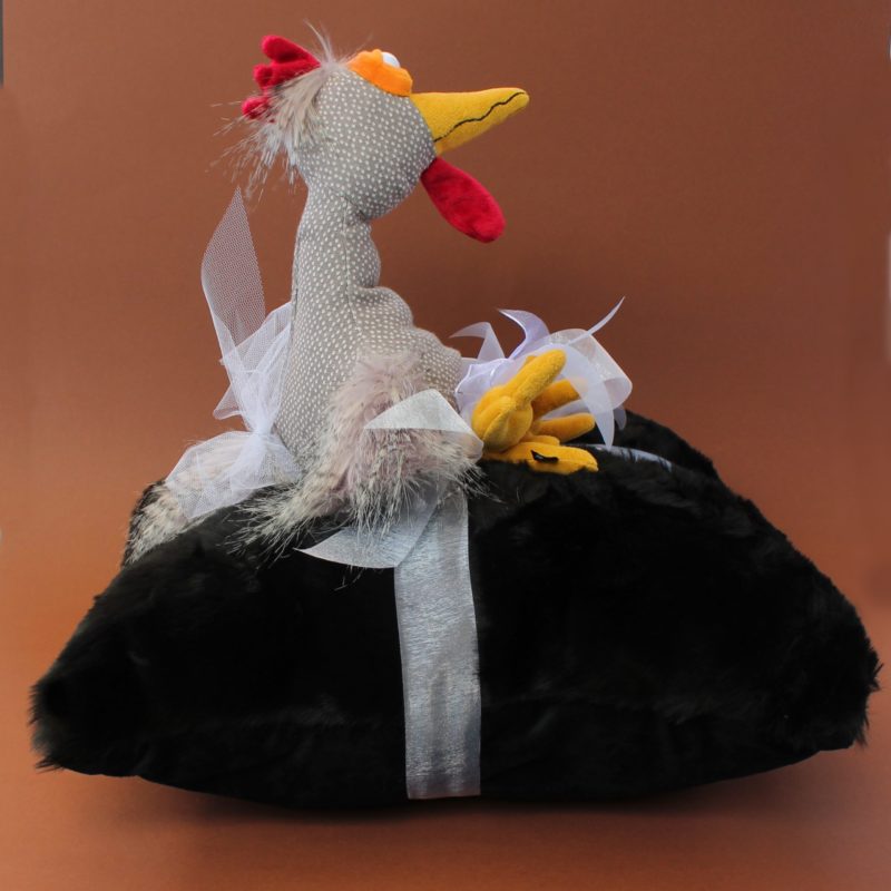 Webpelzkissen Orsino schwarz von Eskimo mit Huhn